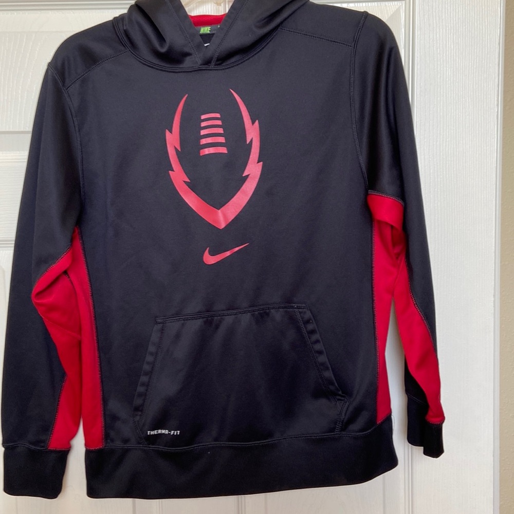 Nike therma fit pullover hoodie black and red great condition youth XL